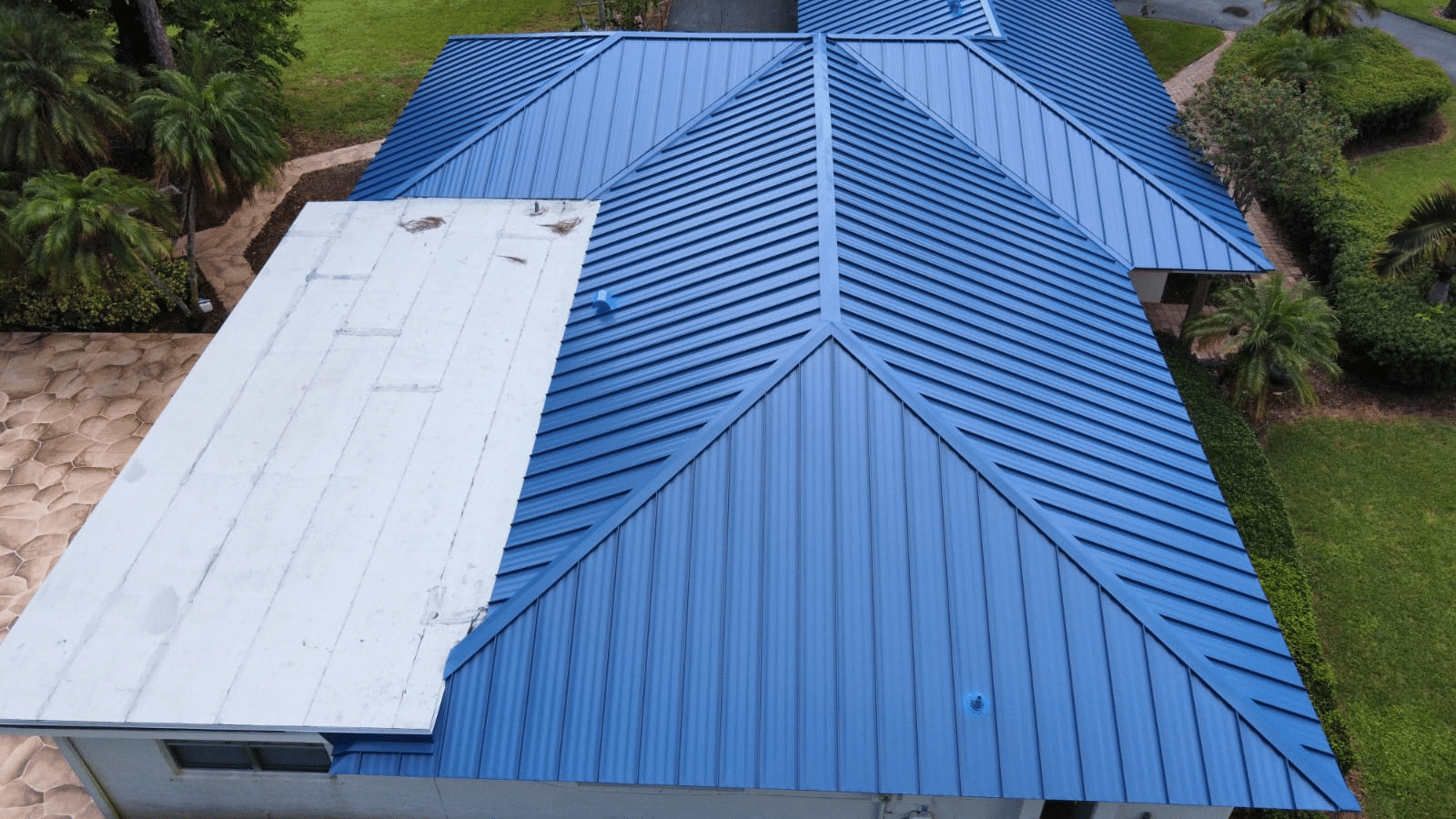 How to Make Your Roof Stronger Before a Storm